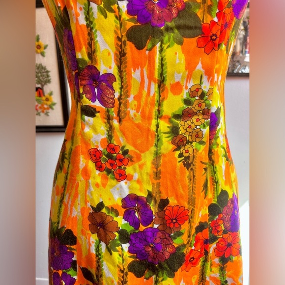 Vintage Late 60s / Early 70s Psychedelic Tropical Day-Glo Floral A-Line Dress - Picture 4 of 6